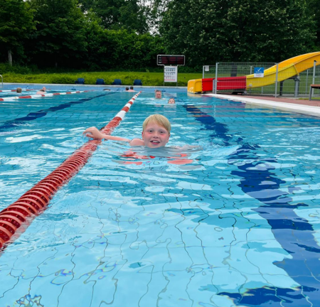 Zwembad It Gryn Stiens buiten sfeerimpressie