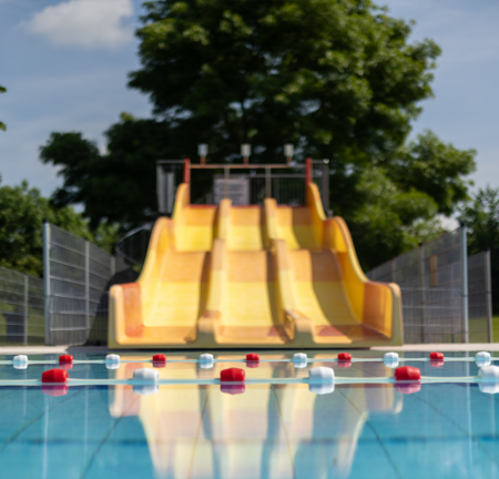 Zwembad It Gryn Stiens buiten glijbaan